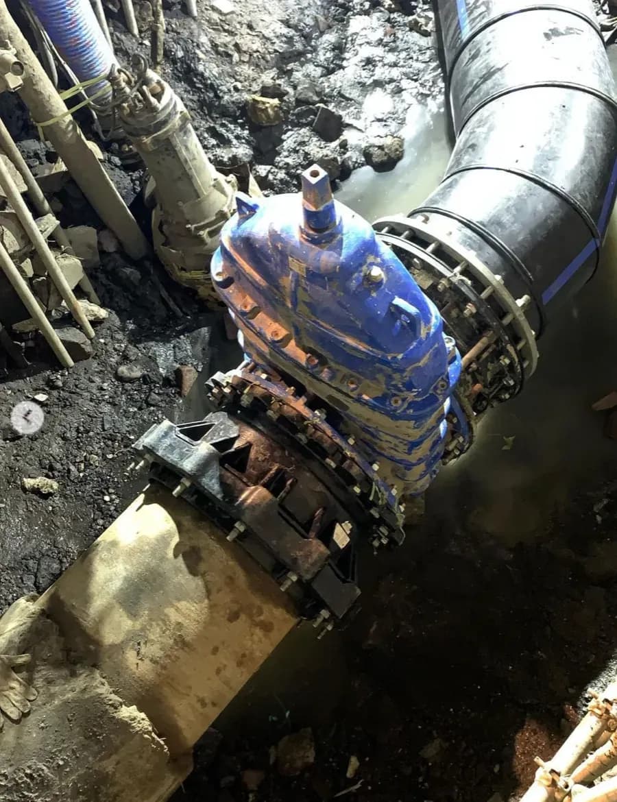 Viking Johnson - Ultragrip Flange Adaptor DN600 (for all types of pipes) Johnson Valve - Gate Valve DN600 Location : DKI